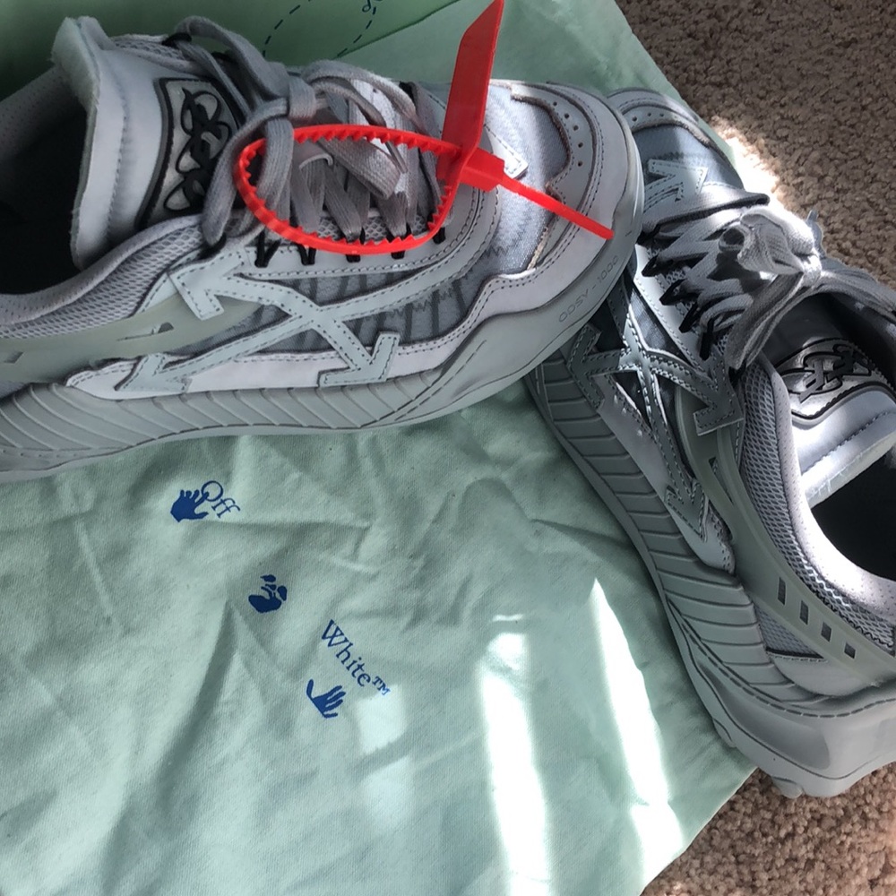 Off White - Picture 4 of 6